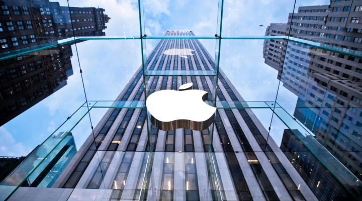 Apple (AAPL)